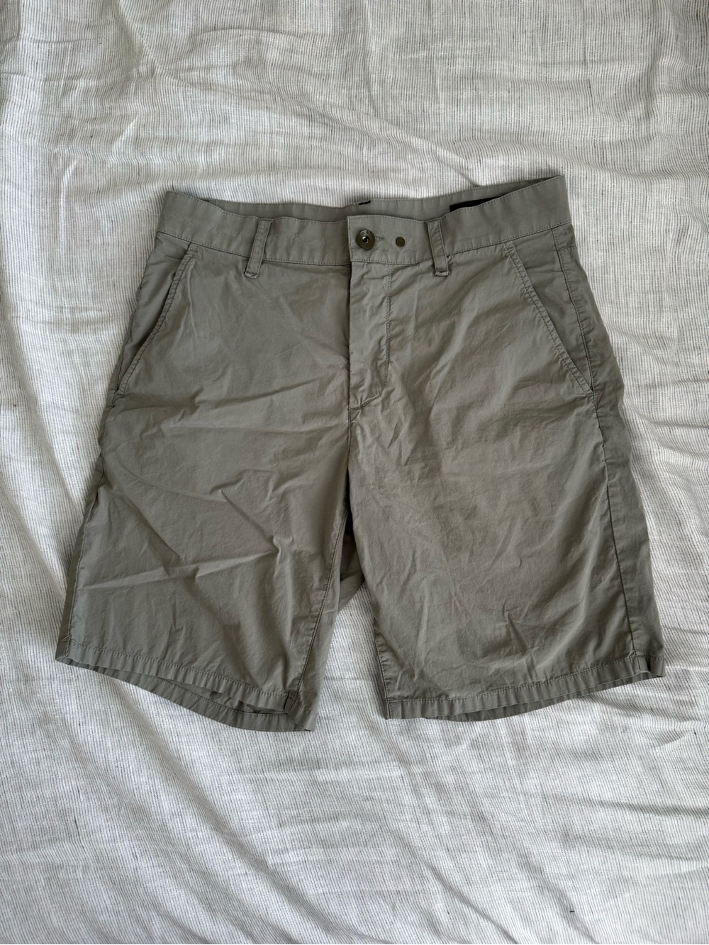 rag & bone Green Casual Flat Front Cotton Blend Green Chino Shorts 9”